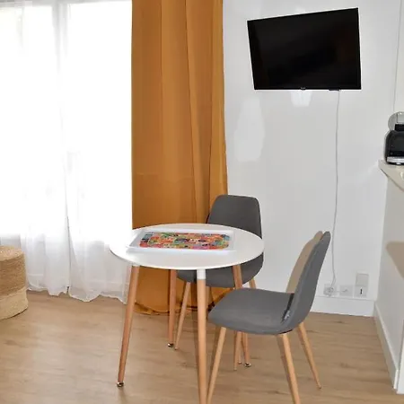 Les Sables D'olonne: Studio Port Olona Apartment La Chaume