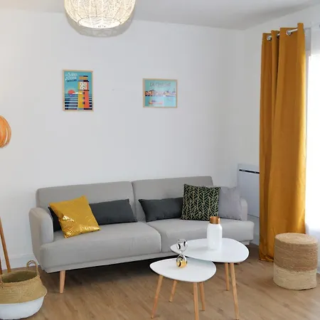 Les Sables D'olonne: Studio Port Olona Apartment *